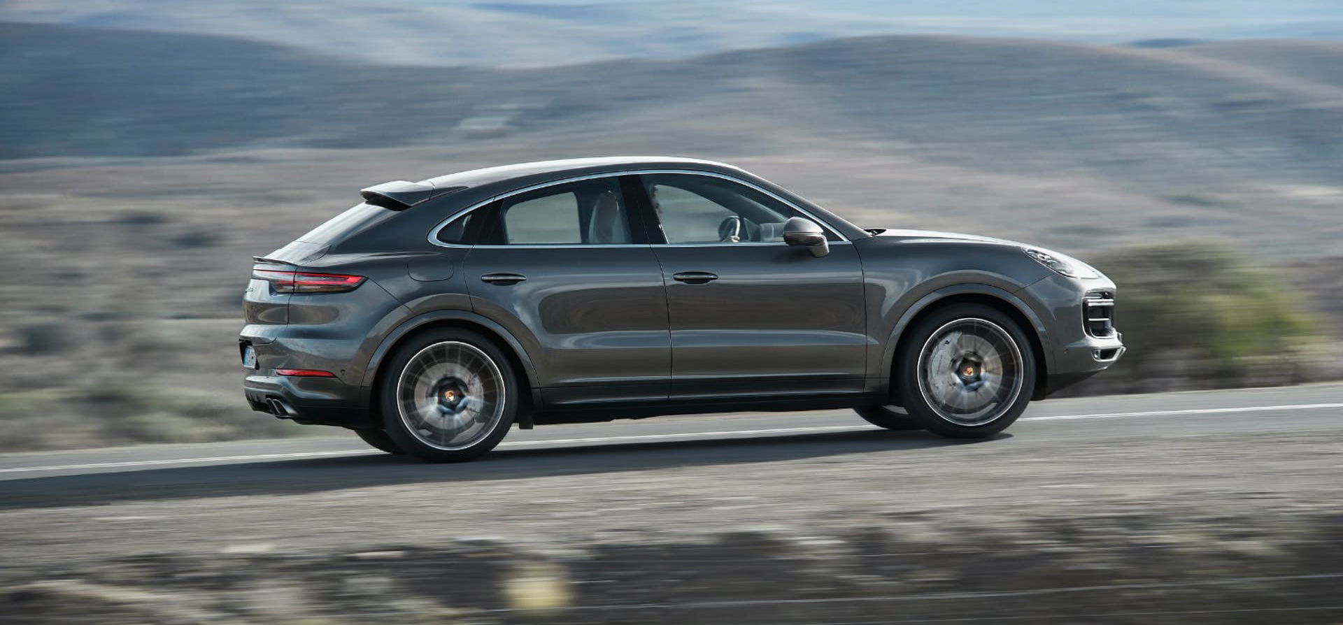 286 km/h: bődületes, hogy mire képes az új Porsche Cayenne Coupé
