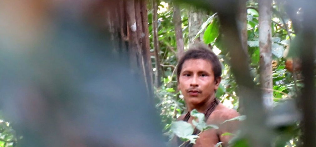 Elzárt amazonasi törzs tagját vették videóra a szomszéd törzsből