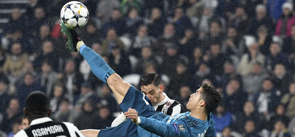 Buffon elmesélte, hogyan élte meg Ronaldo ollózós gólját