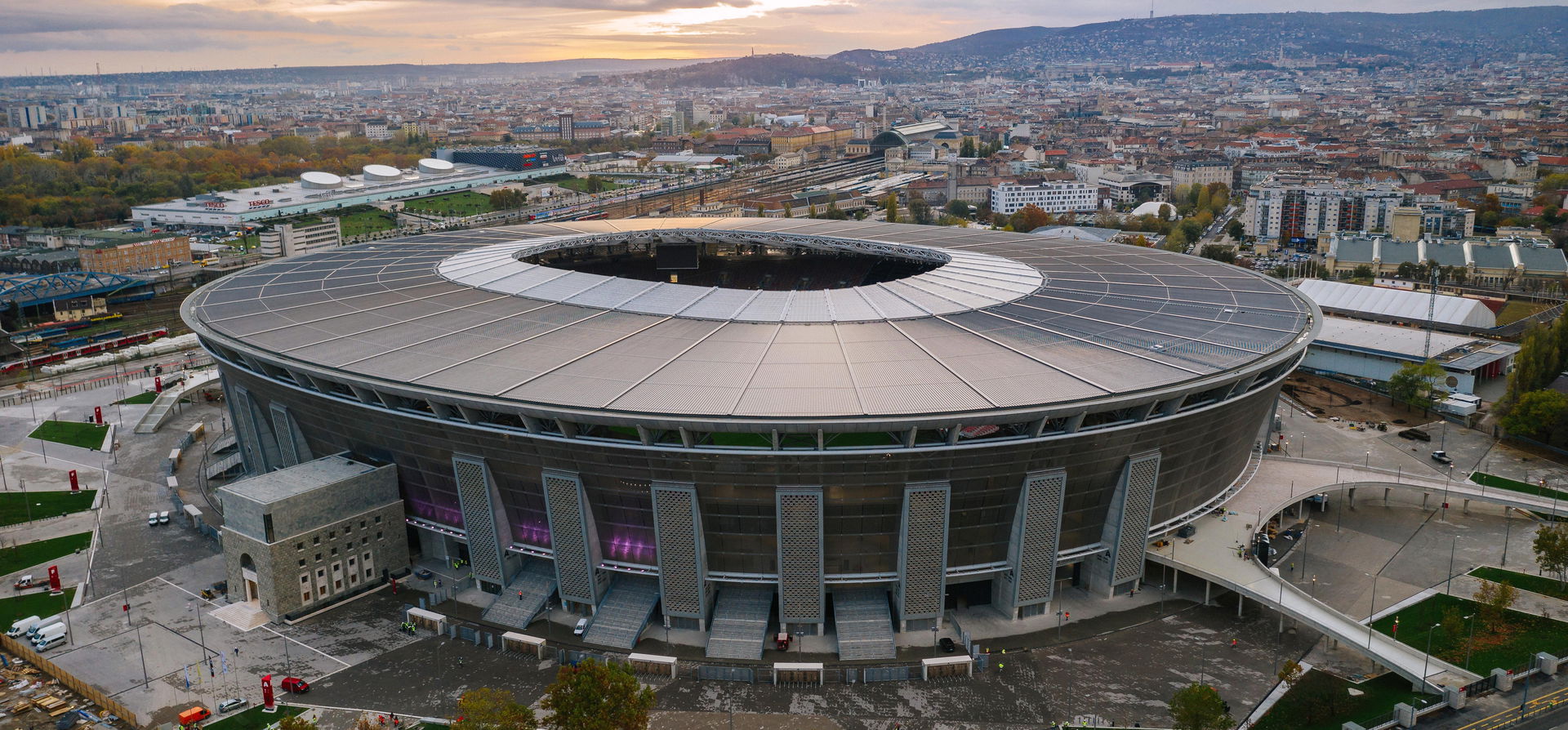 Komoly forgalomkorlátozások lesznek a Puskás aréna megnyitója miatt, sok utat zárnak le