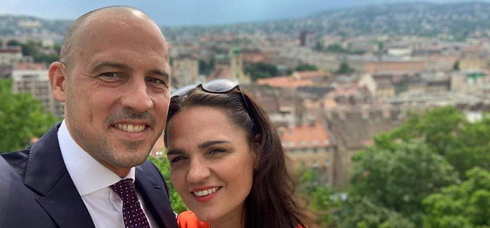 Férjhez ment Kovács Katalin, eszébe sem jutott hagyományos ruhába bújni