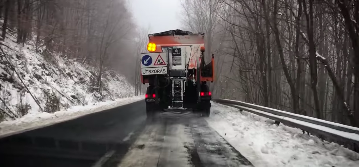 „Vizsgáljátok át vasparipáitokat" – ötletes videó a közútkezelőtől