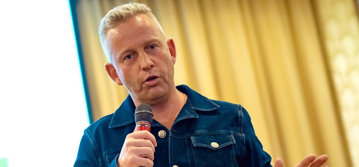 Schobert Norbi: Ti adjátok a számba ezeket a szavakat, én ezeket nem mondtam – videó