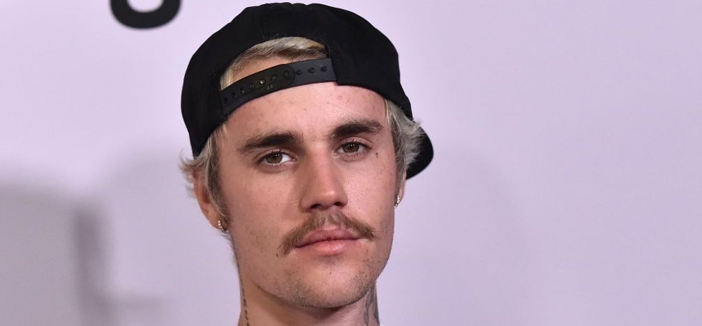 Justin Bieber meztelenül kapcsolta élőben egy rajongóját