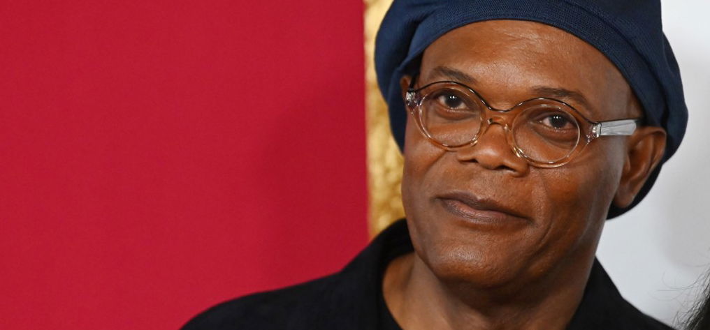 Samuel L. Jackson káromkodós altatódalt olvas – videó