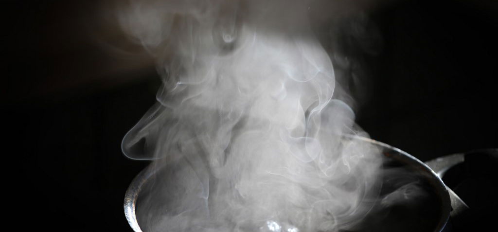 Tűzhelyen fortyogó vízzel teli fazékhoz fog hasonlítani az időjárás
