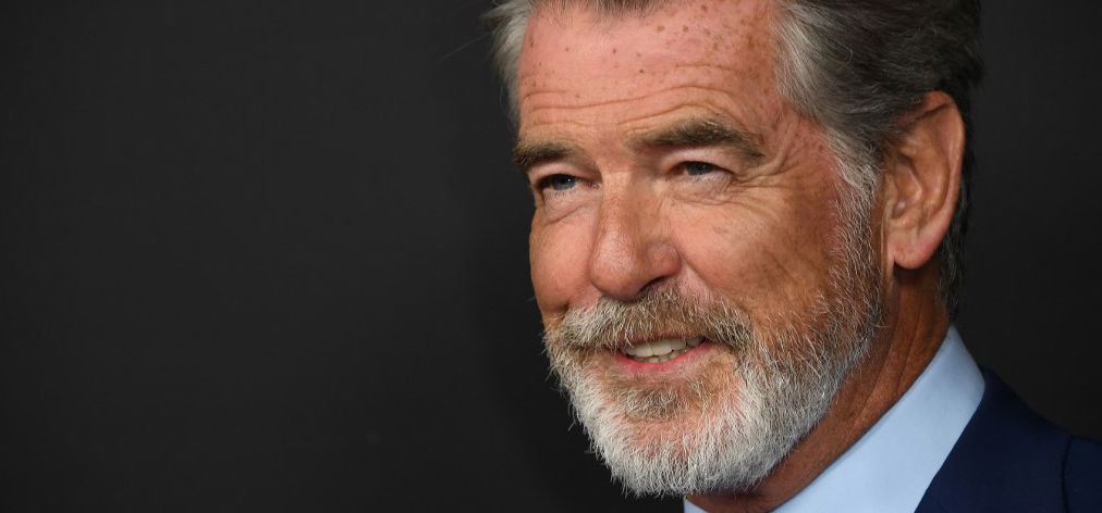 1,2 millió euróért kelt el Pierce Brosnan festménye – kitalálod, hogy ki van rajta?