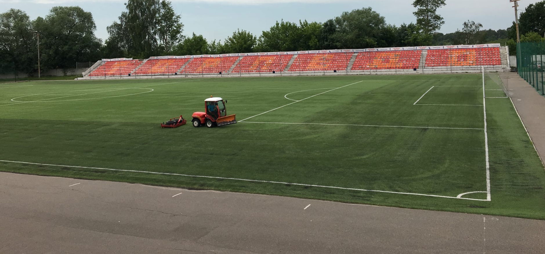 Drámai jelenet: egy fiatal kapusba belecsapott a villám – videó