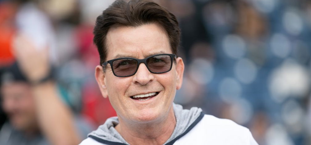 Charlie Sheen most már a teljes józanságot ünnepli