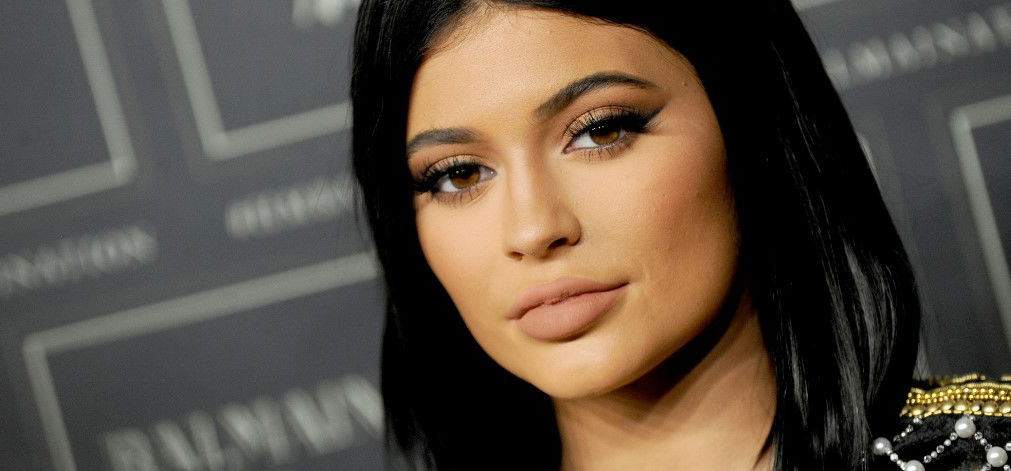 Kylie Jenner félmeztelen képet rakott ki magáról