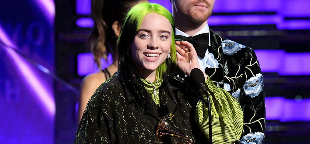 „Olyan a tested, mint egy középkorú, borozgató anyukáé” – Billie Eilish visszavágott