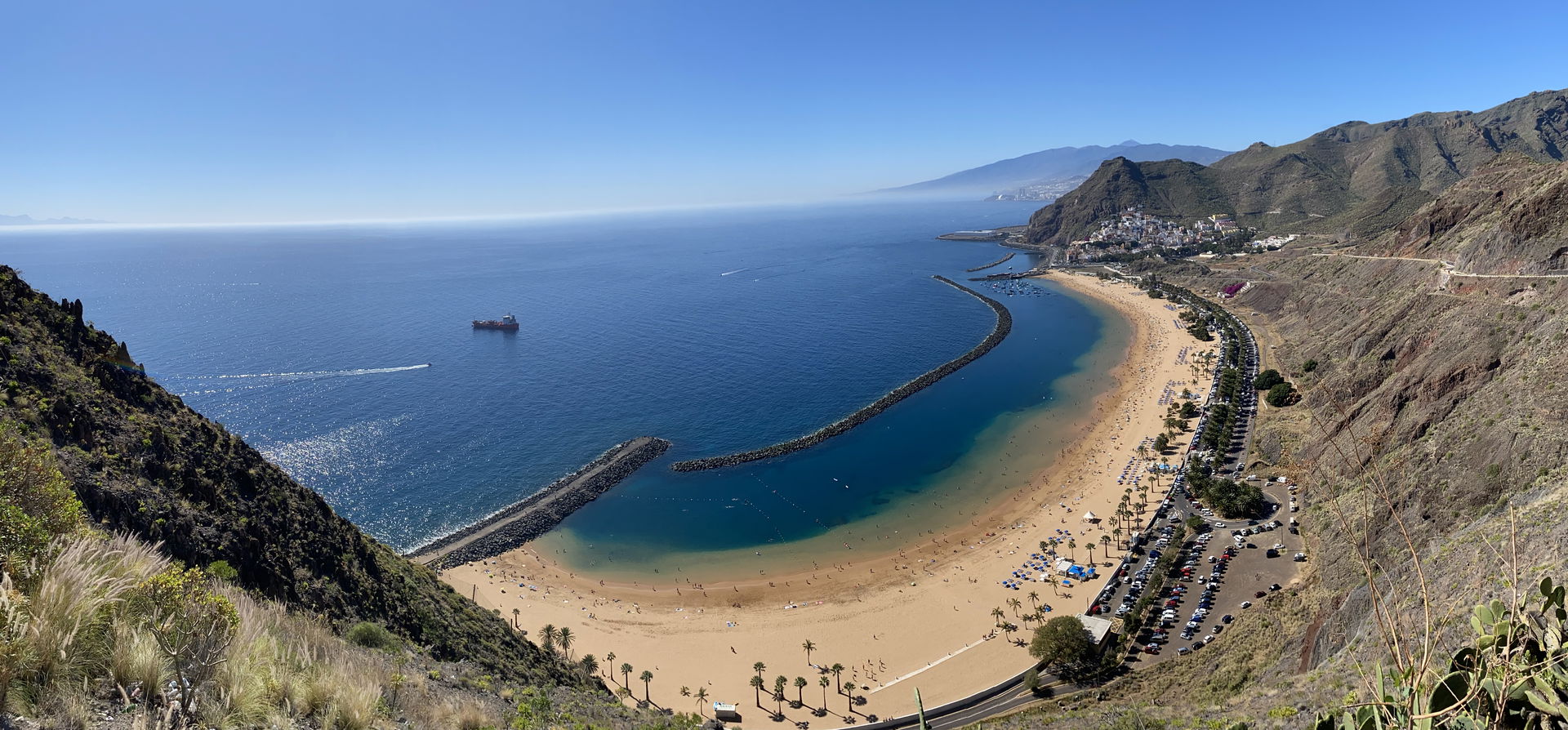 Afrikából szállították a homokot a világ egyik legszebb strandjára – fotó