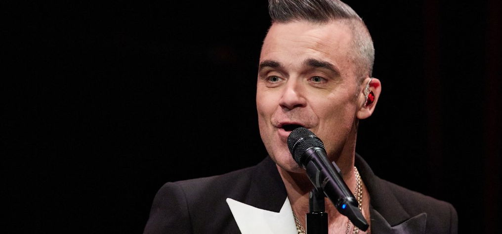 Jön Robbie Williams életrajzi filmje, ráadásul A legnagyobb showman rendezőjétől