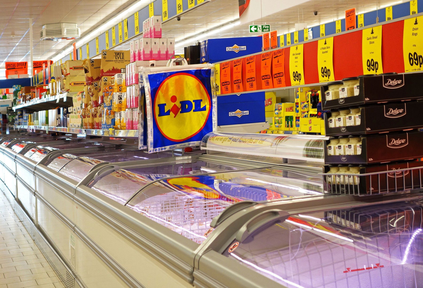 Döbbenetes: 1000 éves lakóházra épült egy Lidl-áruház - vásárlás közben elképesztő látványban lehet részünk