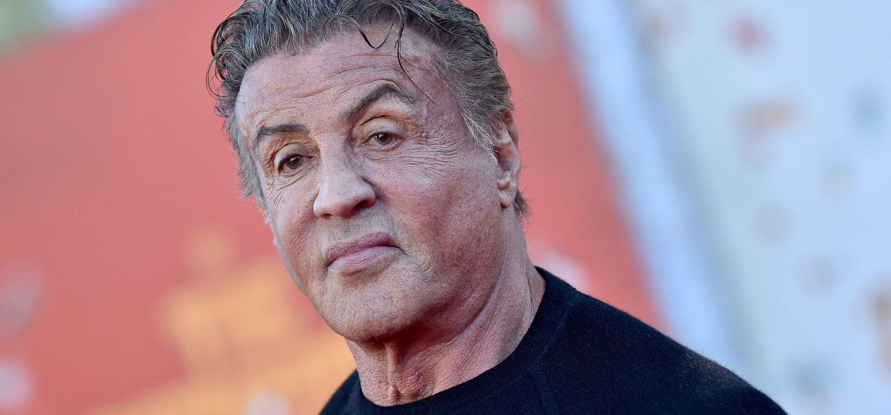 Rossz hírünk van Sylvester Stallone rajongóinak: egy évvel tovább kell várniuk