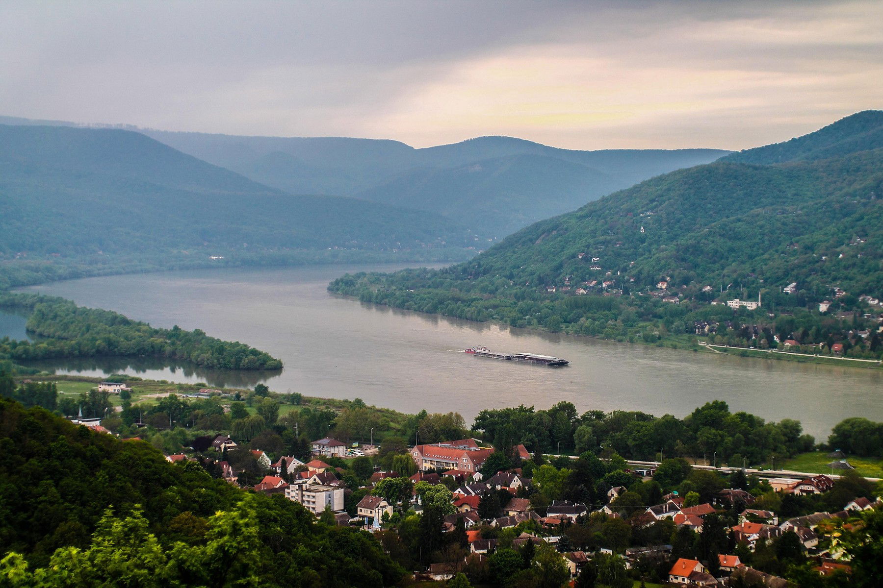 Kvíz: a Balaton vagy a Duna partján található-e ez a 10 magyar település? Azt hiszed könnyű, de nagyon meg fogsz izzadni