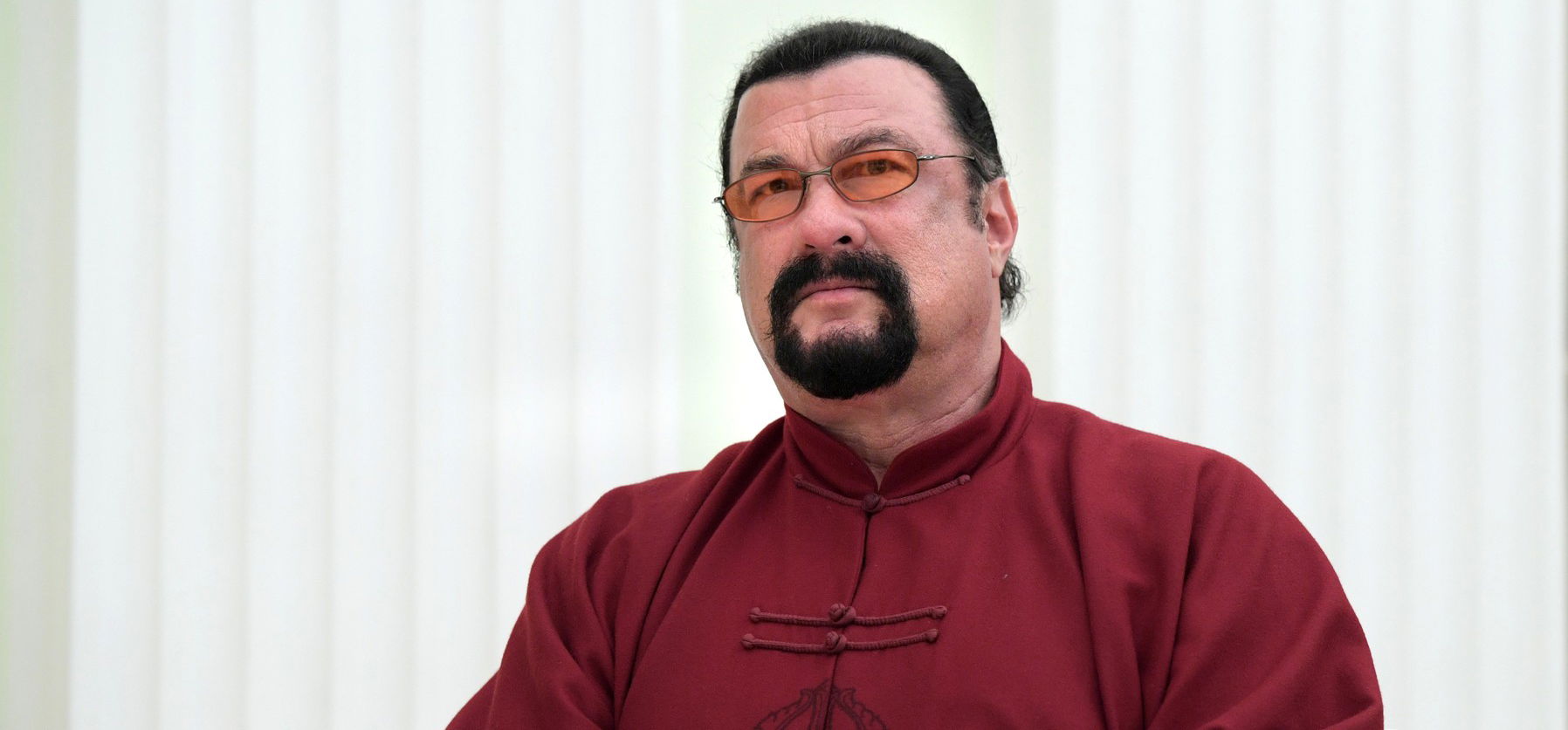 Így néz ki a rajongvagyűlölt negyedisten, Steven Seagal felesége, a gyönyörű Erdenetuya Seagal - fotó