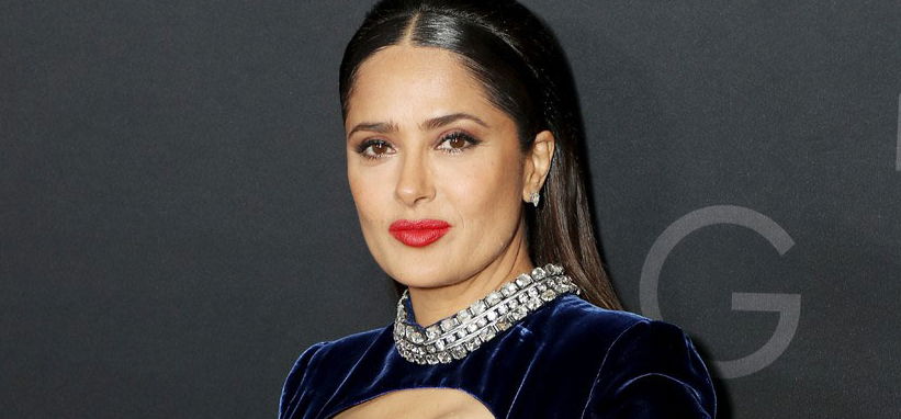 Salma Hayek mellei még nagyobbak lettek? A színésznő elképesztően dögös fotóját már több mint 1 millióan kedvelték!