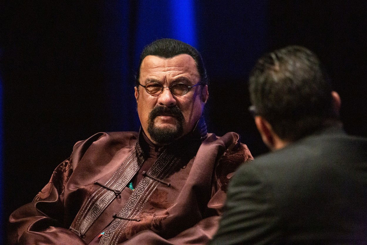 A félisteni Steven Seagal gyönyörű lánya bugyis képet posztolt magáról - fotó (18+)