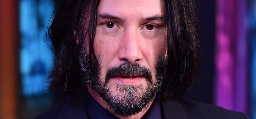 Keanu Reeves simán leugrik egy épület tetejéről, de egy dologtól mégis retteg – videó