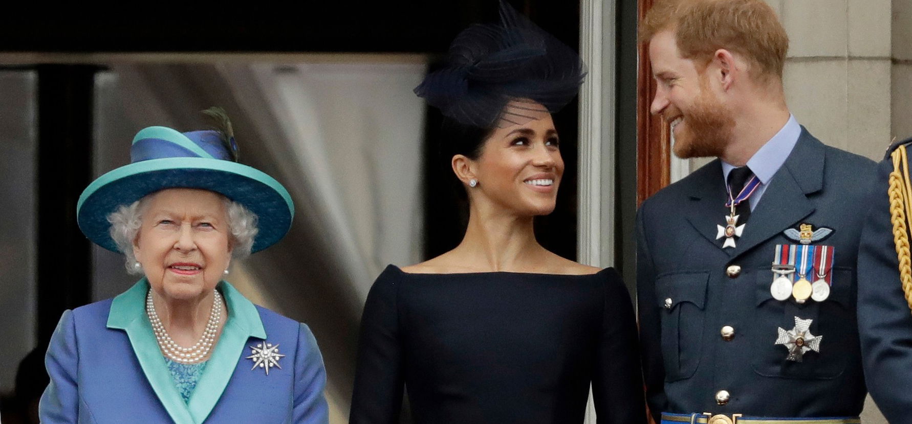 Kínos pillanatok: Meghan hercegné visszaemlékezett, hogyan találkozott először Erzsébet királynővel és Károly herceggel