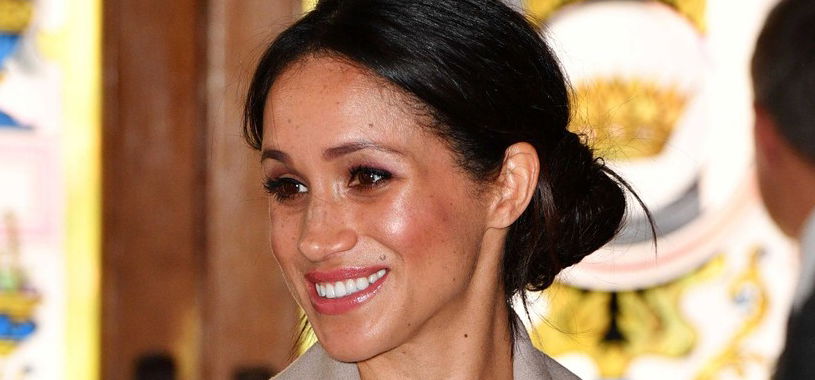 Meghan Markle nem vett fel melltartót, képek is készültek róla, kitört a botrány