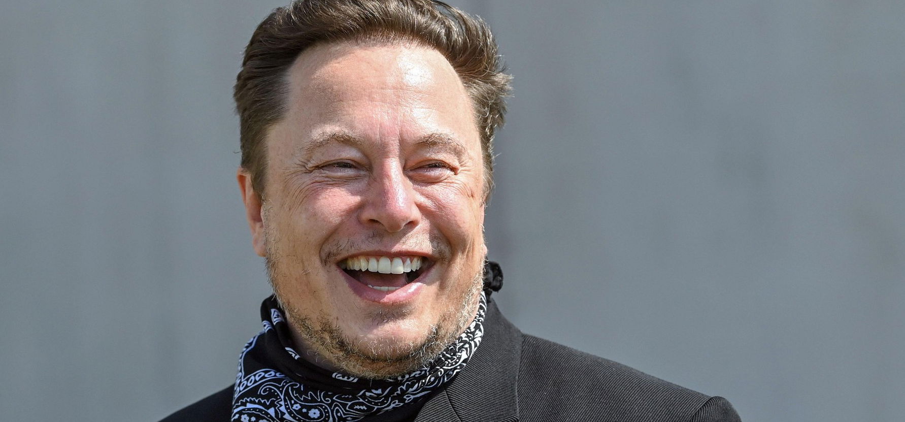 Elon Musk kiszeretett a Twitterből, és most egy sokkal nagyobb falatot vett célba