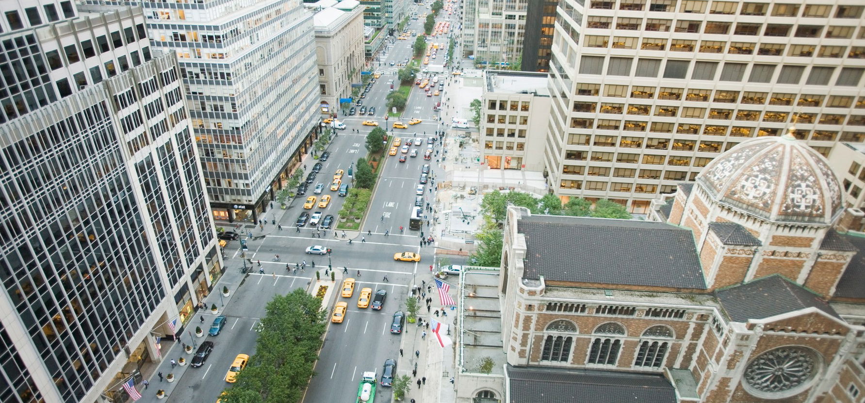 Ijesztő piramis jelent meg New York központjában – hosszú ideje mélyen hallgatnak róla